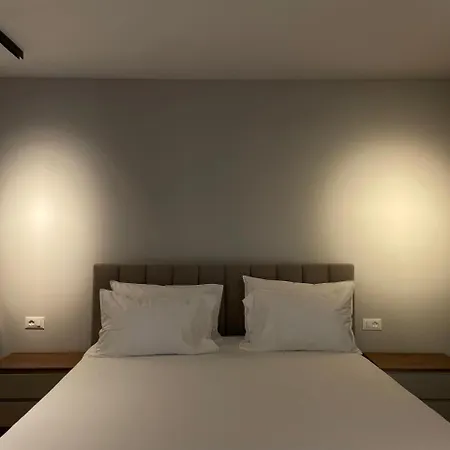 Villa 11 *